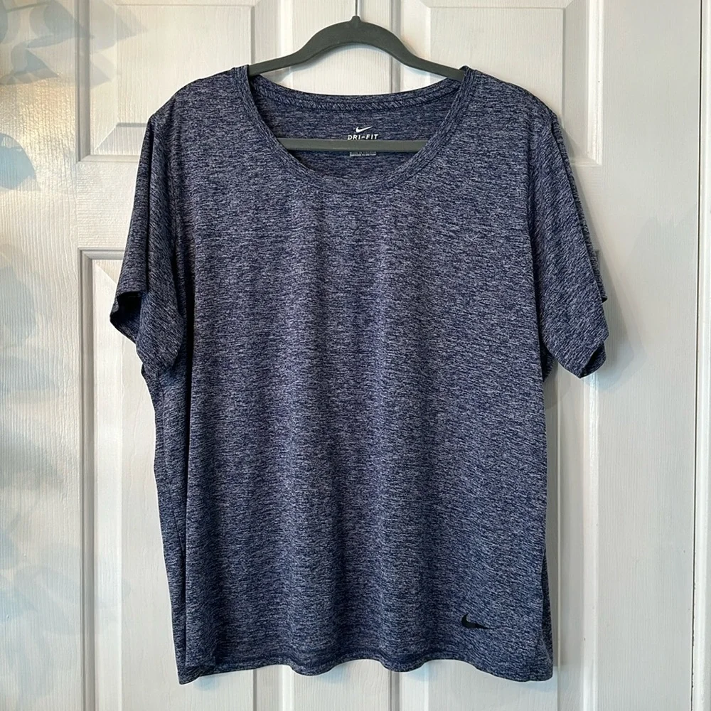 Nike Dri-Fit Athletic Workout Short sleeve top - Picture 2 of 7